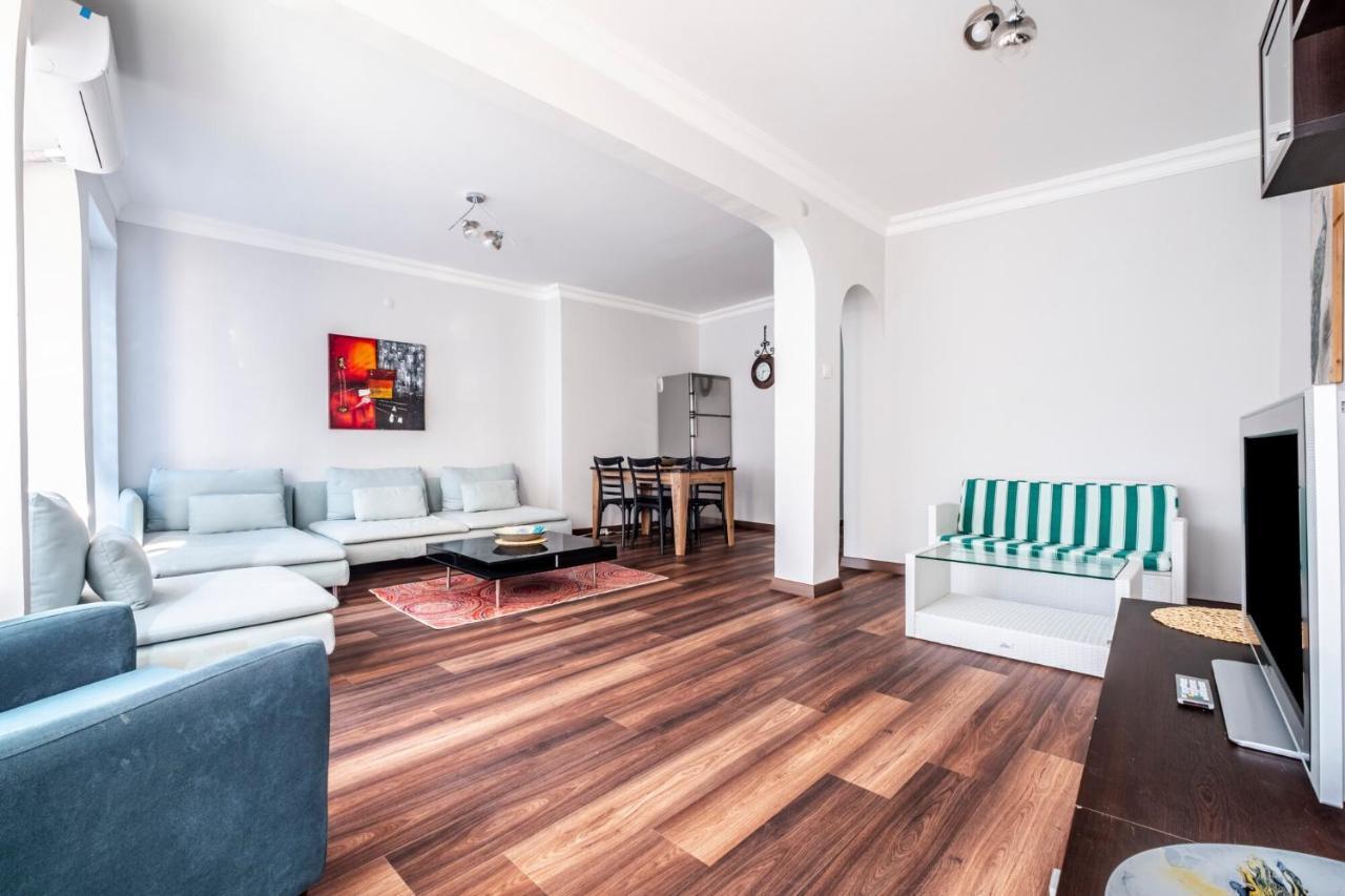 Sleek Flat 50 M To Bull Statue In Kadikoy Apartamento Estambul Exterior foto